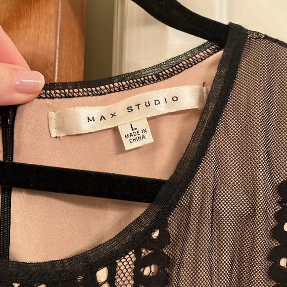 Beautiful black lace over beige knit shell size L. - Picture 2 of 5